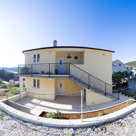 Apartment A Lovely And Cozy With A Breathtaking View 2 *